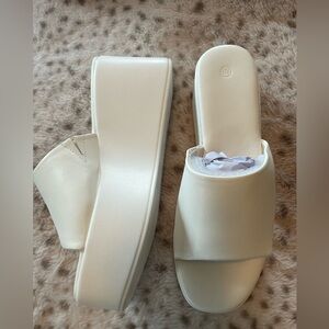Brand New White Platform Chunky Wedge Sandals Size 6.5